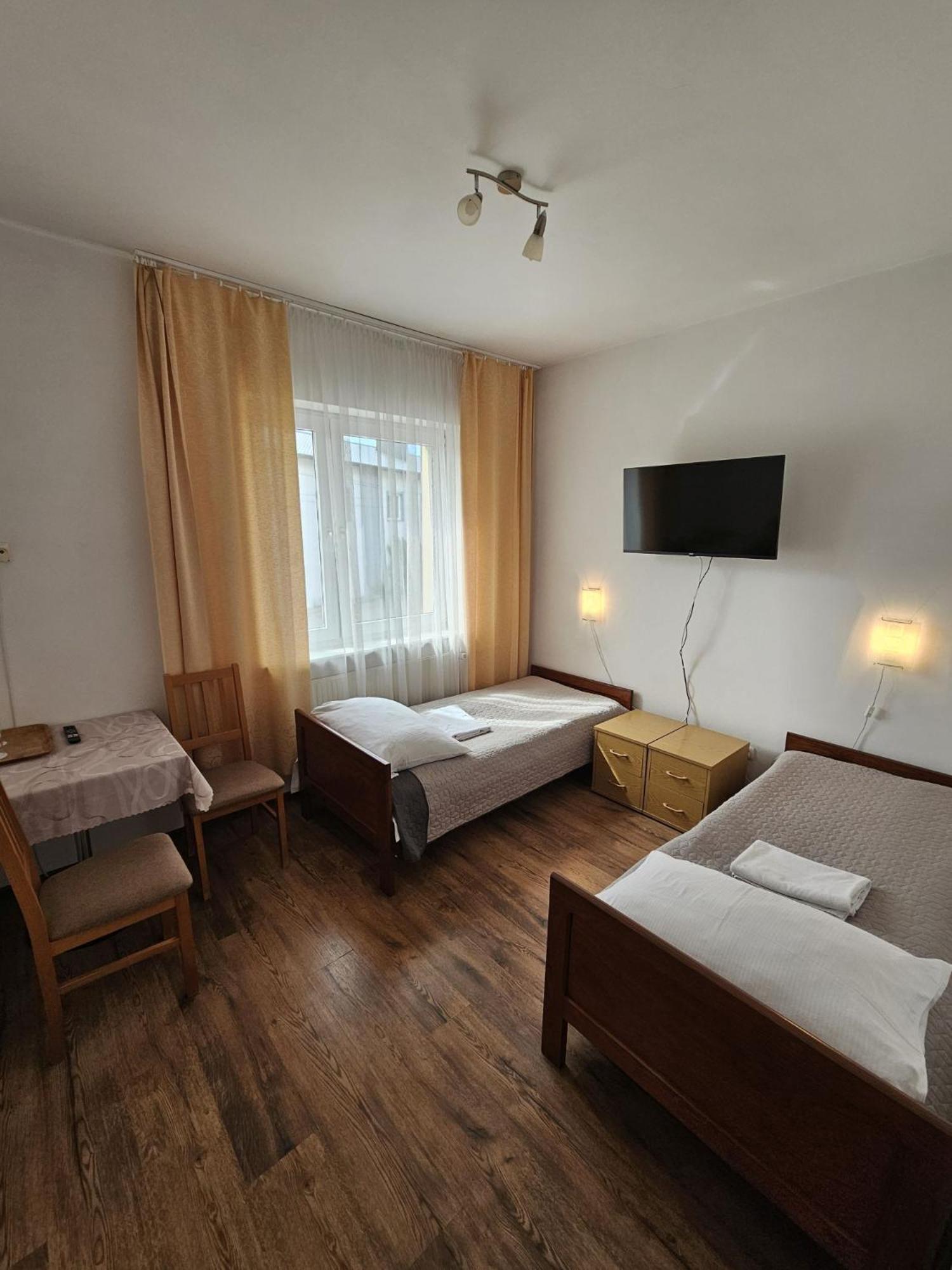 Hotel Eden 24H Rzeszów Exteriör bild